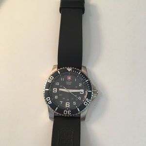 Swiss army men’s watch black rubberized band